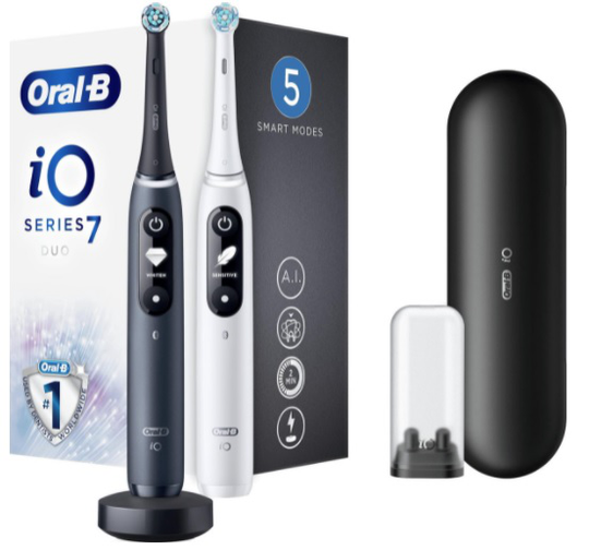 Set med 2 ORAL-B iO7 elektriska tandborstar med magnet- och mikrovibrationsteknik, 8800 pulser/min, 5 lägen, 2 huvuden, resväska, svart/vit