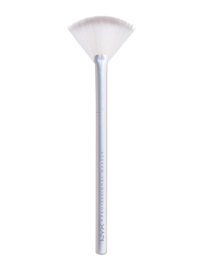 NYX Professional Makeup - Holographic Halo Brush